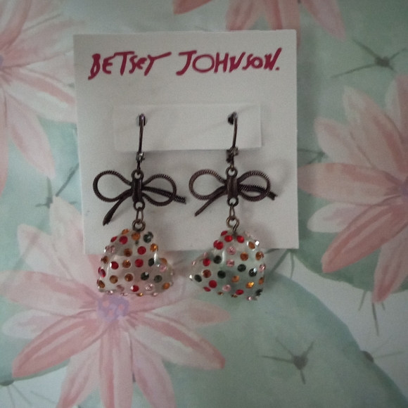 Clear Lucite Heart Drop Embellishment With Mixed Multi Colored Rhinestone - Picture 1 of 3
